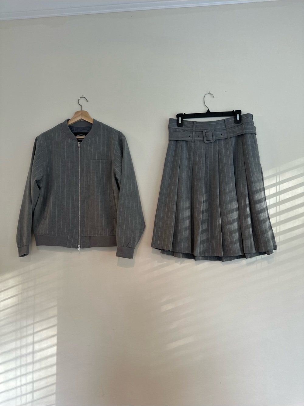 Scoop NYC Gray Pinstripe Two-Piece Skirt Set with Belt